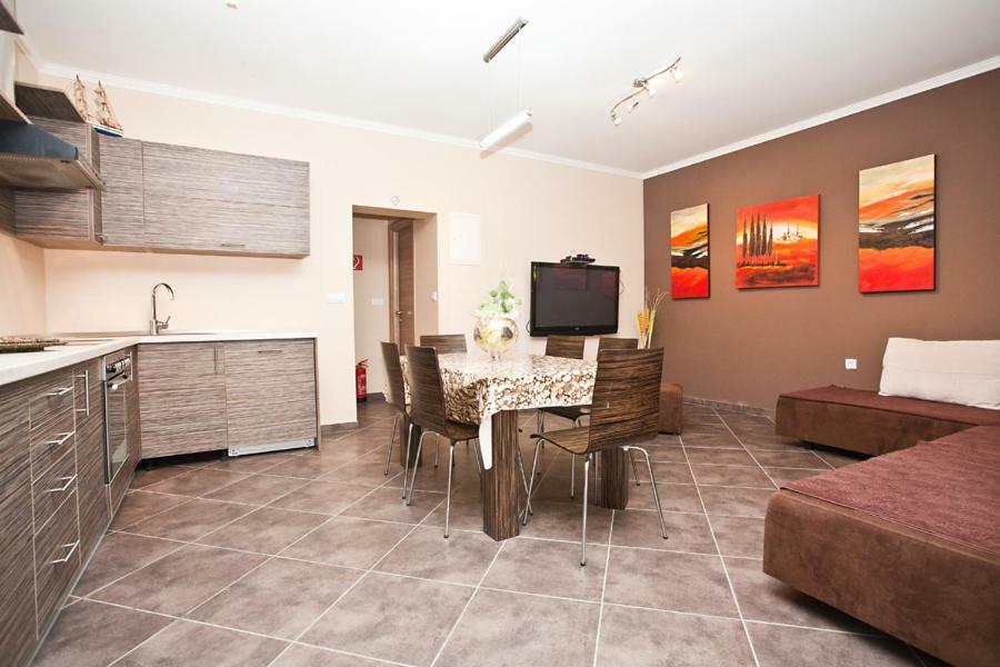 Apartments Tm คิร์ก ภายนอก รูปภาพ